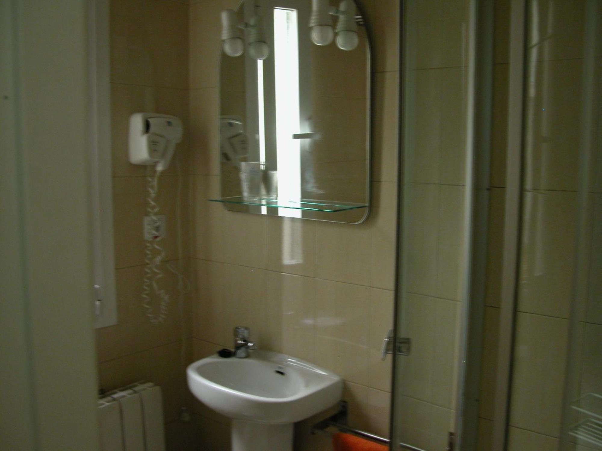Goyal Pizarro Guest house